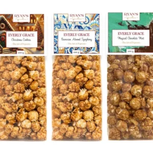 Genießen Sie das Everly Grace Popcorn – Winteredition 2025 mit drei festlichen Sorten: Christmas Cookie, Bavarian Almond Symphony und Magical Chocolate Mint. Handgemacht in Augsburg – natürlich, aromatisch und ideal als Geschenk.