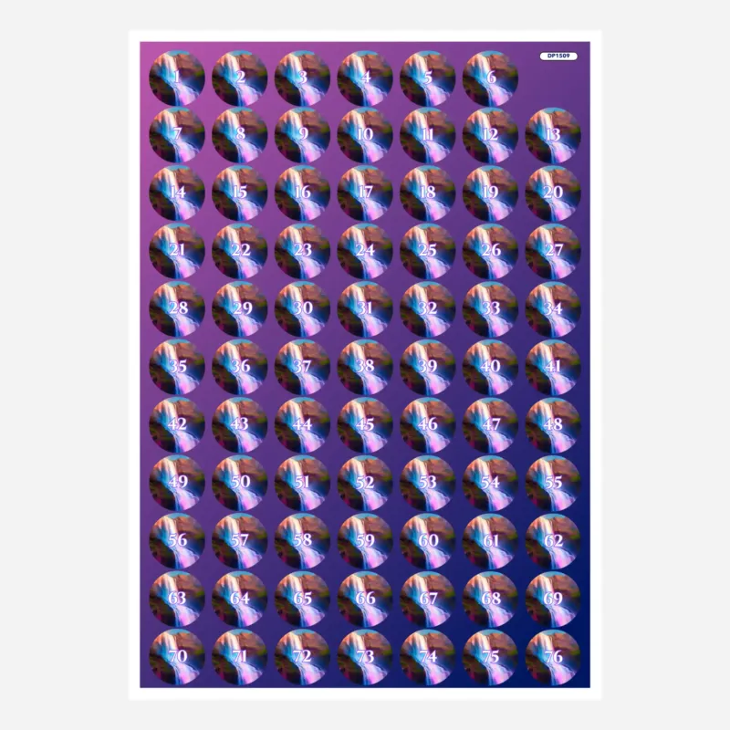 Bogen mit runden Aufklebern für Diamond Painting Döschen mit Wasserfall Motiv zur Organisation der Steinfarben