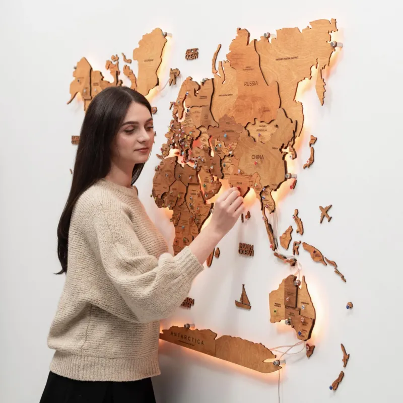 how to decorate office walls at work