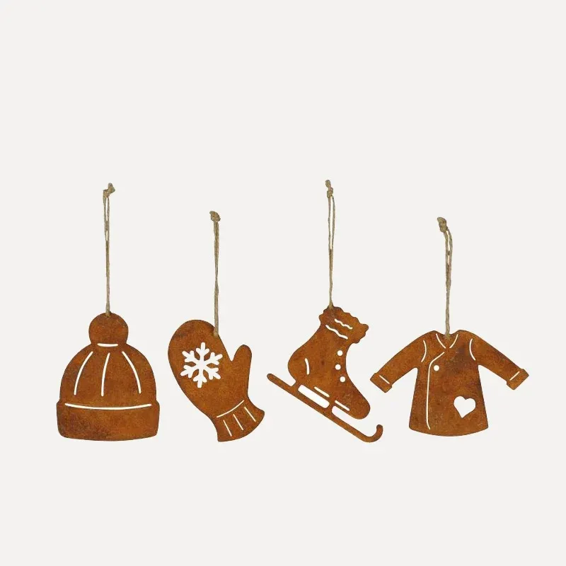 Winterkleidung zum Hängen - Rost
