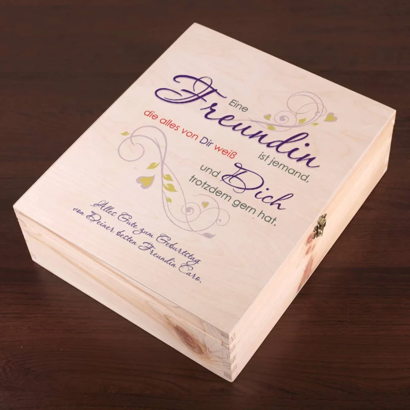 Naturholzkiste als Geschenkverpackung für die Freundin