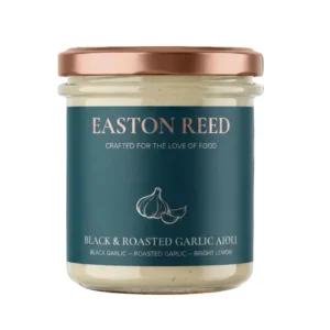 Easton Reed Black & Roasted Garlic Aioli – cremige Sauce mit schwarzem & geröstetem Knoblauch & Zitrone. Perfekt zu Burgern, Pommes, BBQ & Grillgerichten.