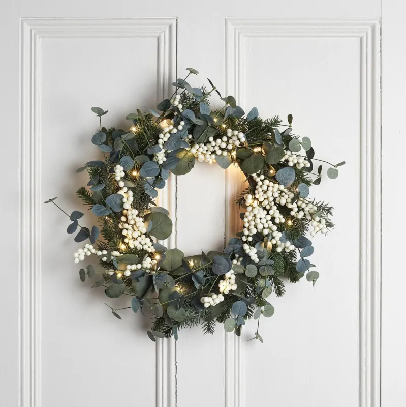 40cm Eukalyptus und weißen Beeren Weihnachtskranz mit Beleuchtung