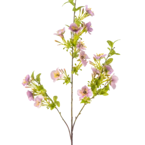 Die künstliche Blume Quisqualis 110 cm lila hat einen langen, schlanken Stiel mit mehreren grünen Blättern und Büscheln zarter hellvioletter Blüten mit einem gelben Herzen auf weißem Hintergrund.