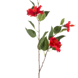 Die Kunstblume Hibiskus 89 cm rot hat einen einzelnen Stiel mit drei leuchtend roten Hibiskusblüten und üppig grünen Blättern vor einem weißen Hintergrund.