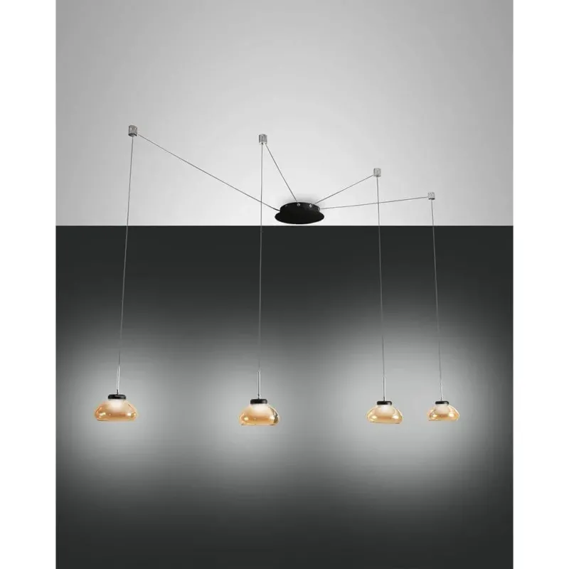 Arabella LED Glas-Pendelleuchte 4-flammig mit markantem geblasenen Glas und flexibel einstellbarem Kabel.