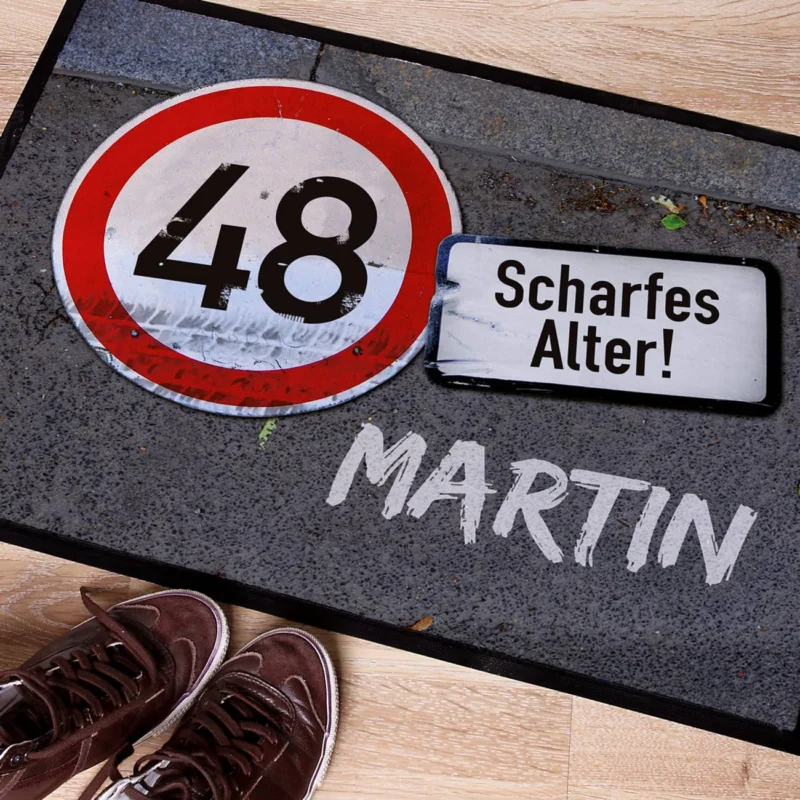 Fußabtreter - Achtung - mit Name und Alter