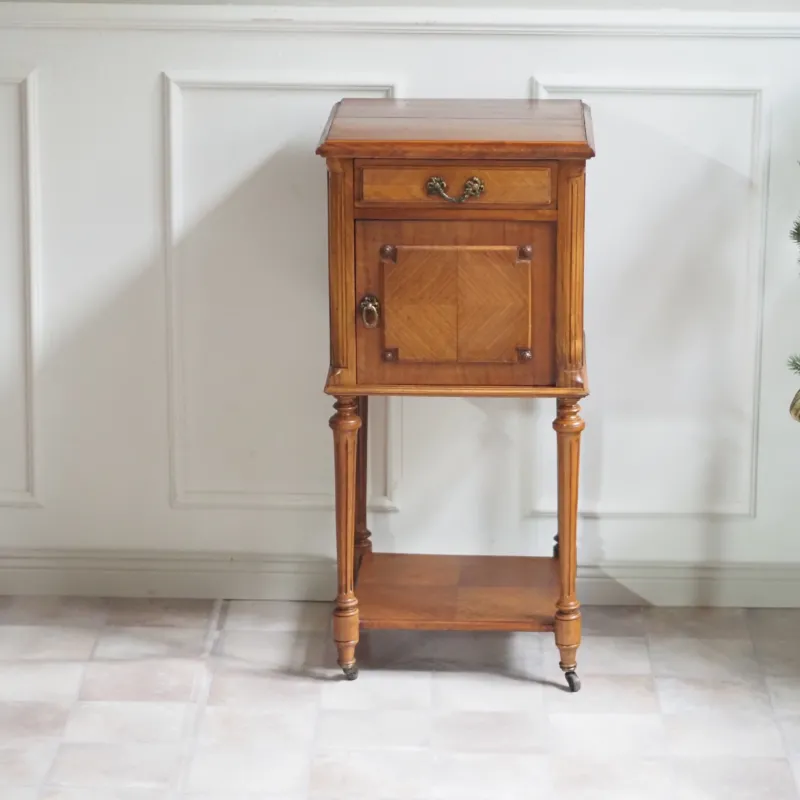 Nachttisch Louis XVI Stil Eiche Frankreich um 1900