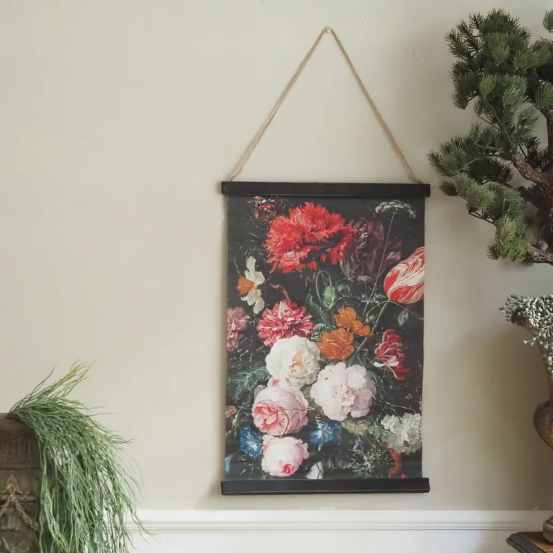 Wandbild Blumenstillleben · Barockes Floralmotiv in Craquelé-Optik an Holzleisten