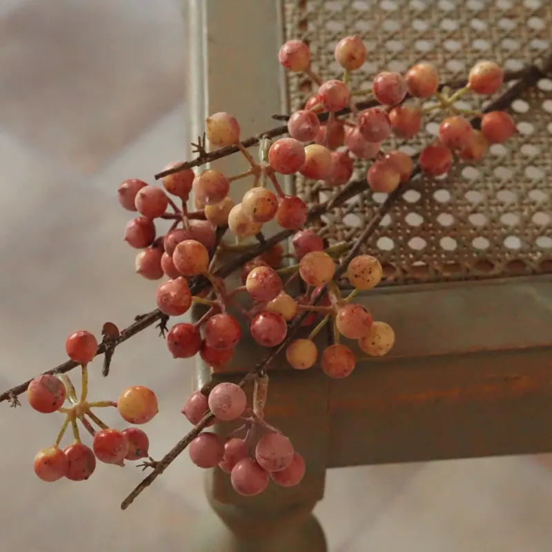 Beerenzweig Rosérot · Naturnahe Herbstdekoration