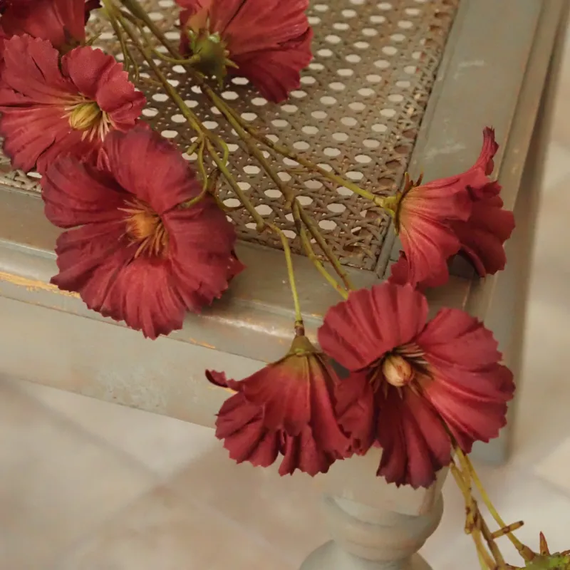 Dekozweig Dunkelrot · Textile Blüten in Seidenoptik