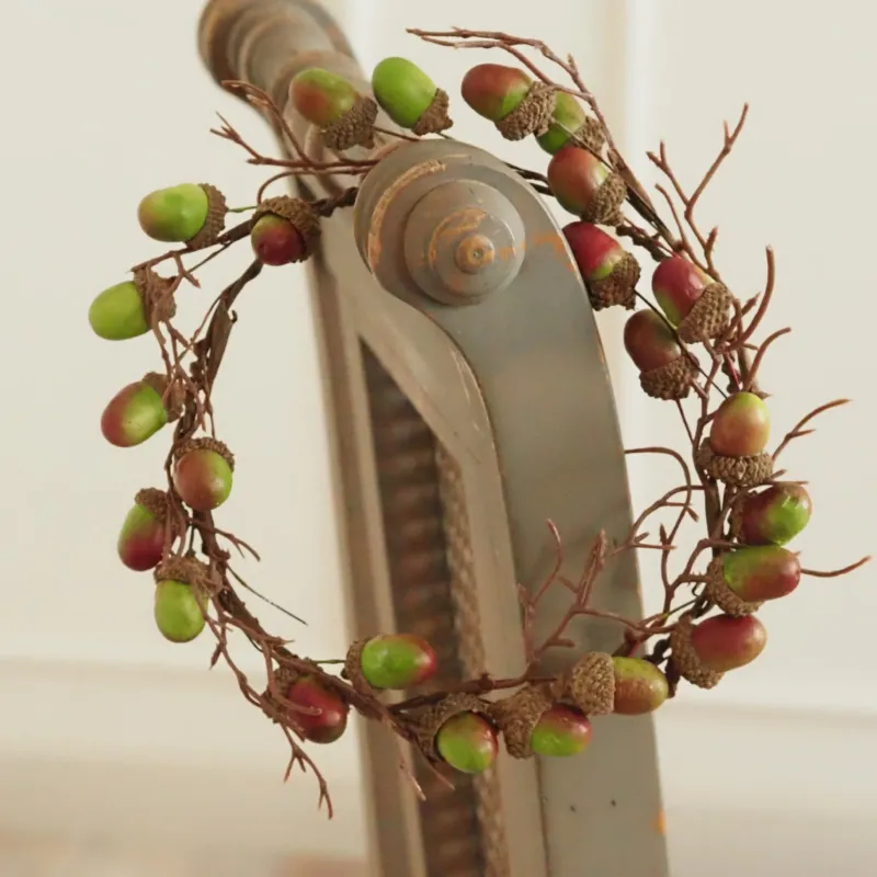 Eichelkranz Grün-Rot · Herbstkranz mit Zweigen