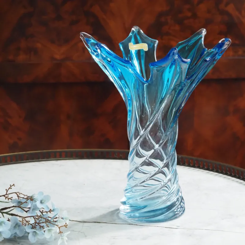 Murano Glasvase Aquablau · Mundgeblasenes Kunstglas mit Flammenform, Made in Italy