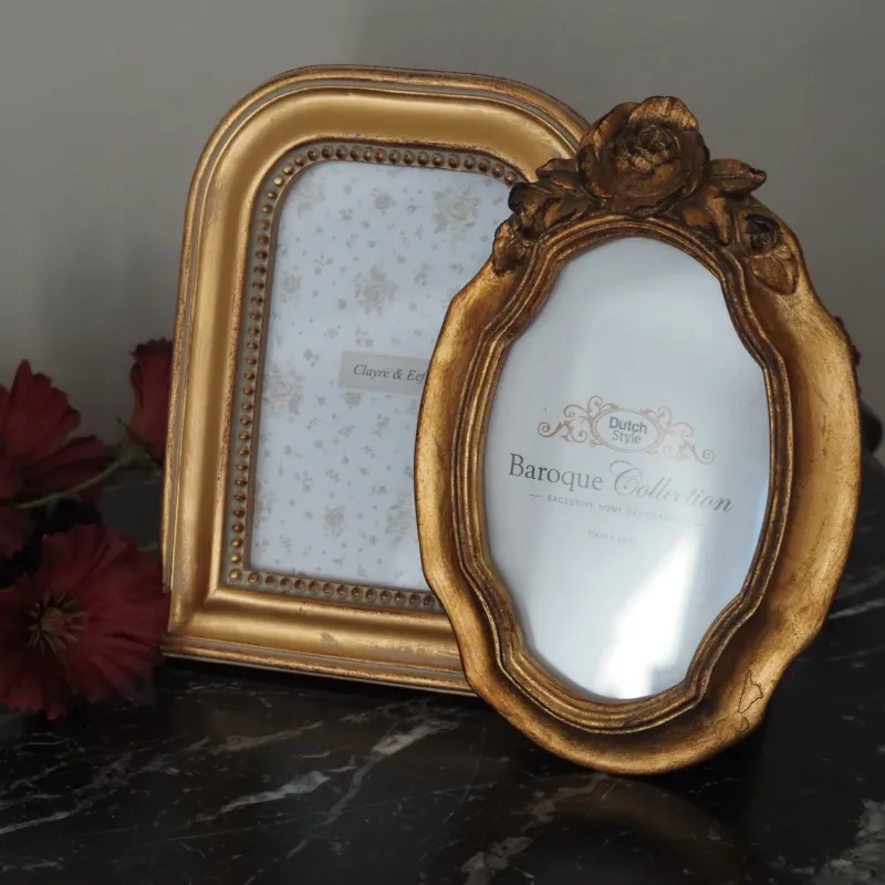 Bilderrahmen 10 × 15 cm · Antikgold · Rundbogen / Rosendekor