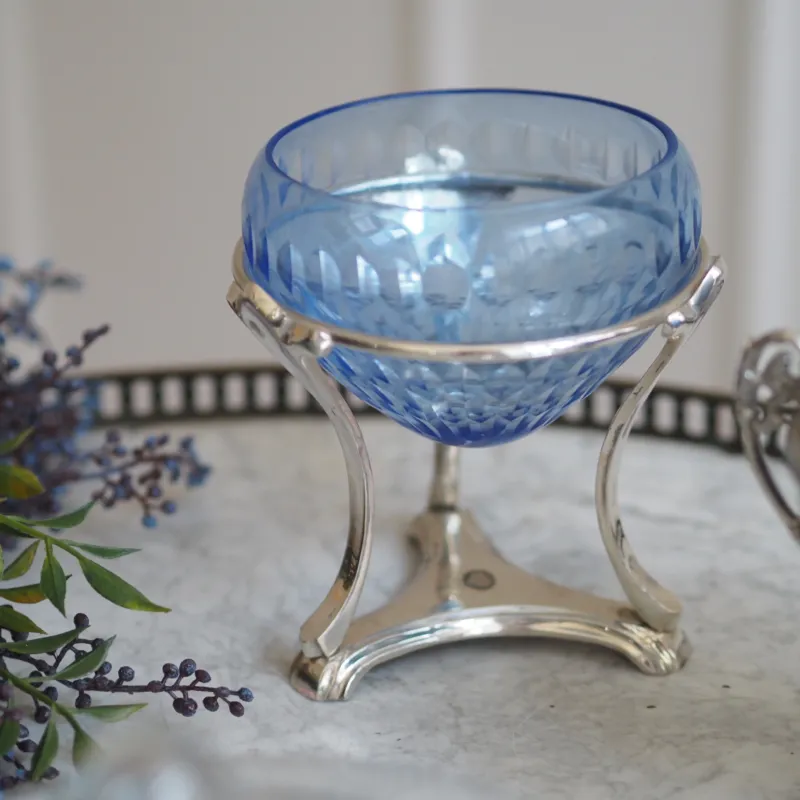 Kerzenhalter Blau Silber · Windlicht auf Dreifußgestell, angelehnt an klassizistische Tafelaufsätze