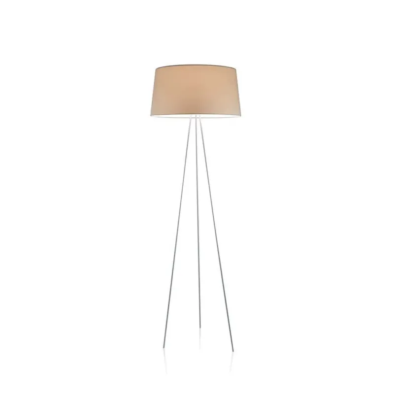 Kundalini Stehlampe Tripod mit Stoffschirm 175cm Dimmbar auf einem modernen, weißen Dreibeingestell.