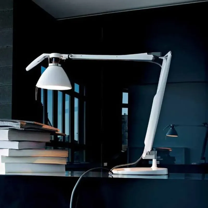 Luceplan Fortebraccio Tisch- & Wandlampe (Körper) - flexible Schreibtischlampe mit verstellbaren Armen