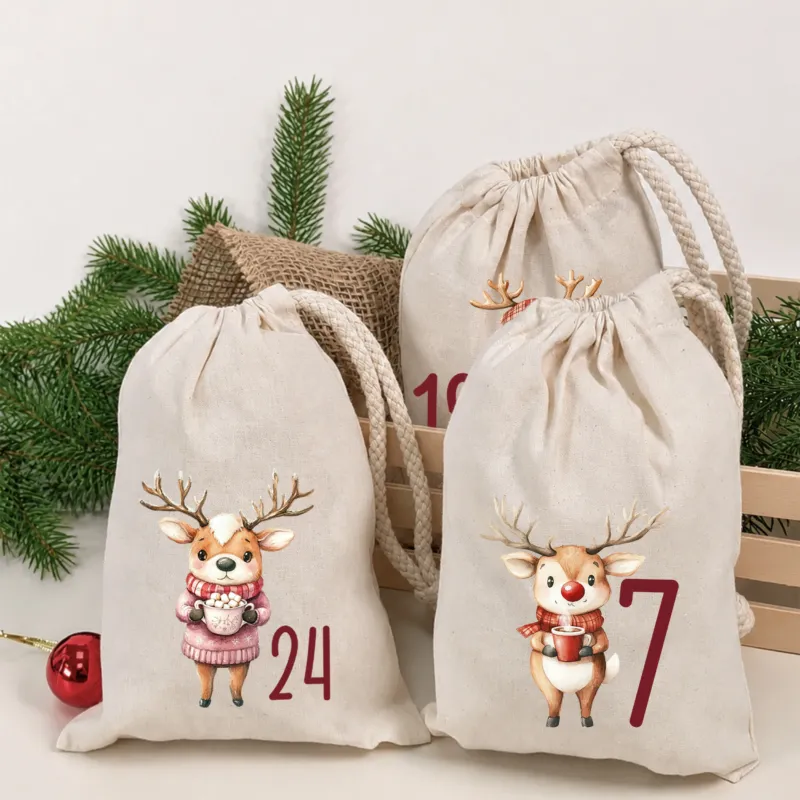 Bedruckte Adventskalenderbeutel mit Weihnachtsrentieren und Zahlen 7, 18 und 24