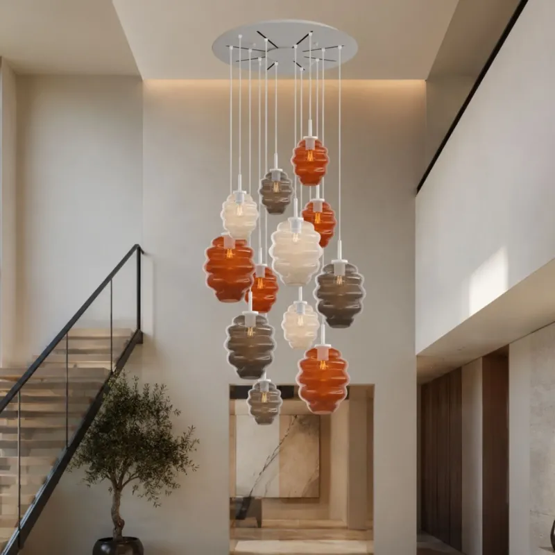 s.luce Echos Galerieleuchte 20-flammig Ø 120cm Baldachin Ø 18/25cm als moderne Pendelleuchte im Treppenhaus