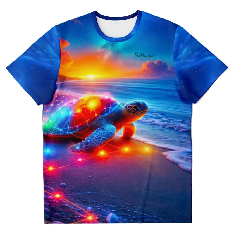 Blaues T-Shirt mit farbenfrohem Schildkröten-Motiv am Strand, erinnert an funkelndes Diamond Painting Design