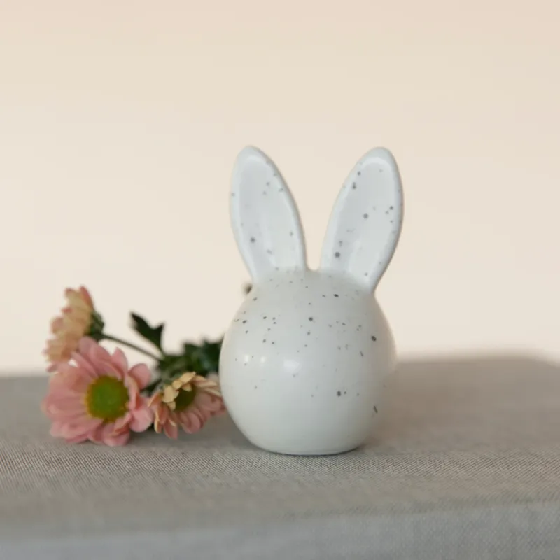 Osterdeko Hase Mumpy - weiß gesprenkelt