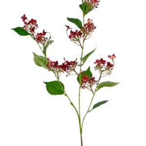 Die künstliche Blumen-Wildhortensie 86 cm rot hat einen hohen Stiel mit Büscheln kleiner, dunkelroter Blüten und mehreren grünen Blättern, die vor einem weißen Hintergrund dargestellt sind.