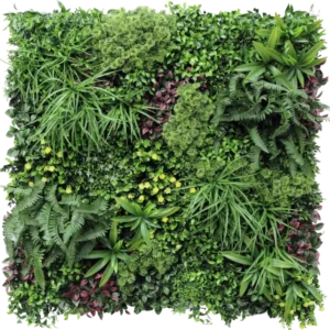 Die künstliche Hecke Wonderland 100x100 cm UV ist ein quadratischer vertikaler Garten mit einer dichten Mischung aus grünen und violetten Blättern, Farnen und kleinen gelben Blüten in einer üppigen, strukturierten Anordnung.