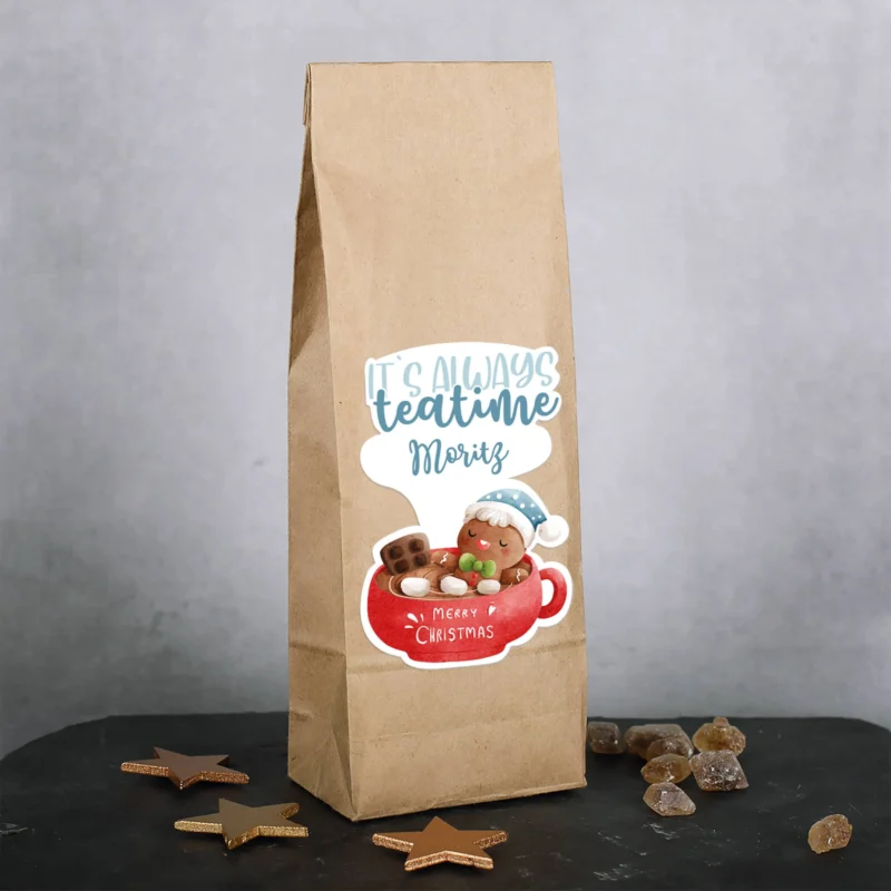 Tee mit personalisiertem Sticker als Weihnachtsgeschenk