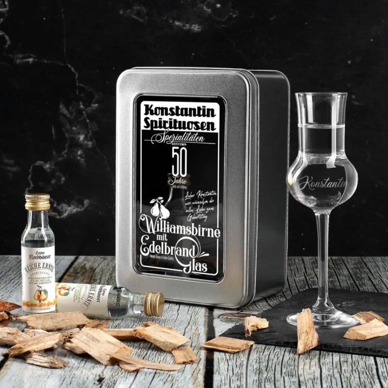 Williamsbirne Schnaps mit graviertem Schnapsglas in bedruckter Metallschachtel als Geschenkverpackung