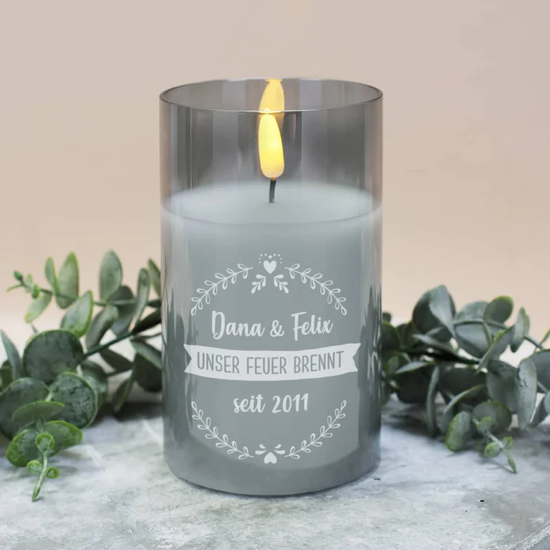 Flammlose Kerze mit graviertem Glas