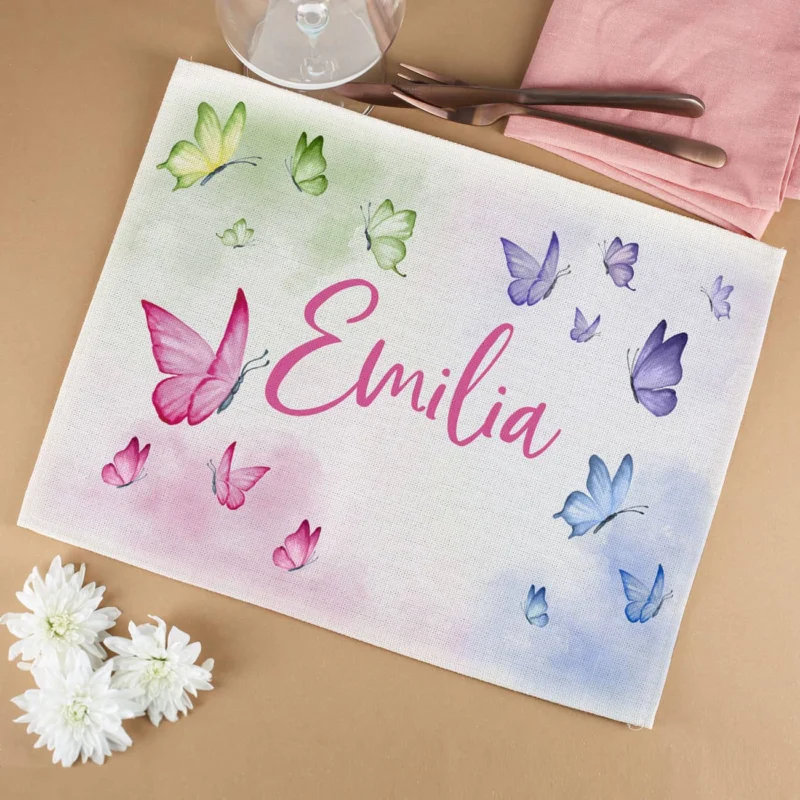 Platzdeckchen aus Stoff mit Schmetterling Motiv und mit Name personalisiert