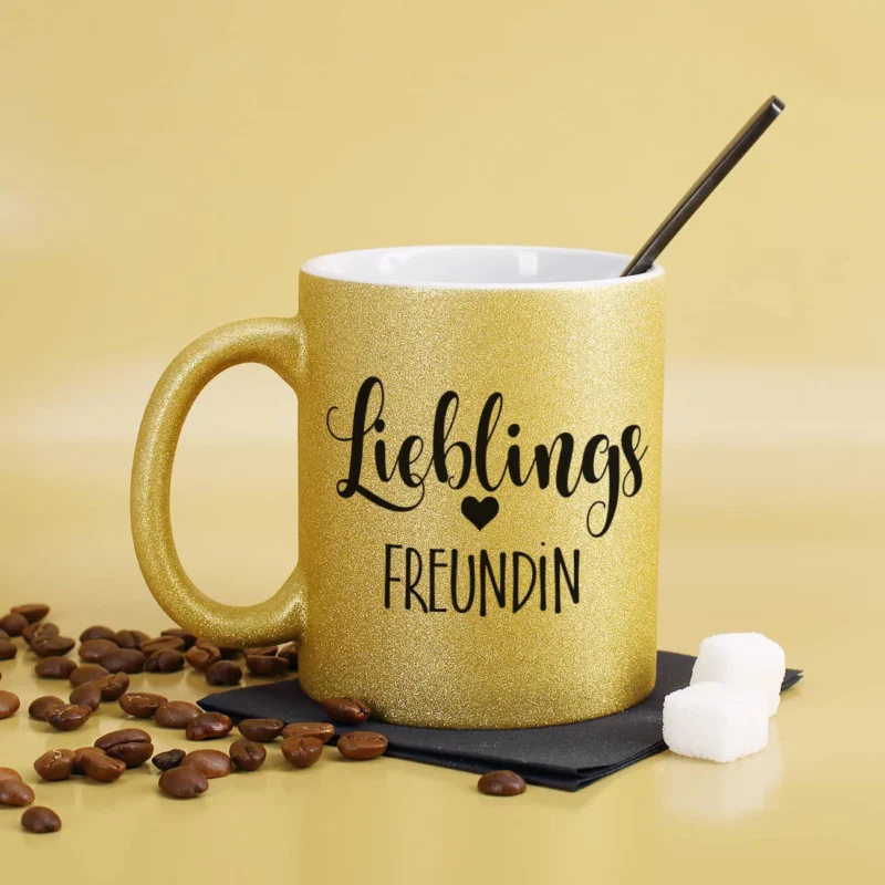 Tasse mit Glitzer und Lieblingsschriftzug