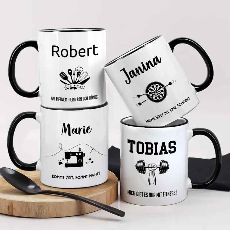Mehrere Tassen mit verschiedenen Hobby-Designs zusammen angeordnet