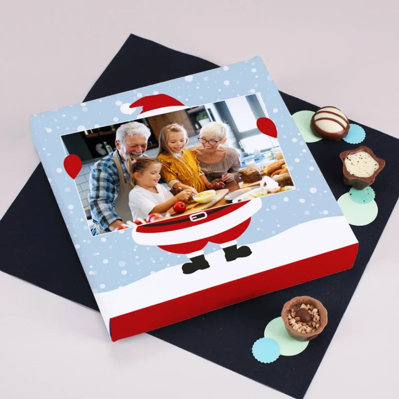 Pralinenschachtel von Lindt mit weihnachtlicher Verpackung