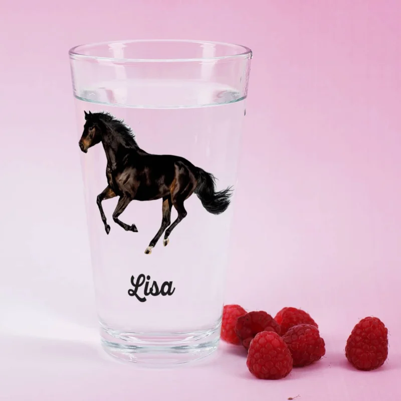 Persönliches Glas mit schwarzem Araber Pferd und Name