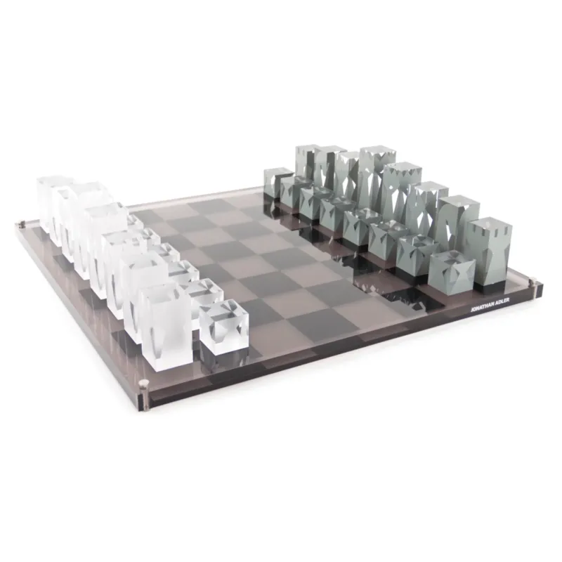 Schachspiel aus Acryl von Jonathan Adler in modernem Design.
