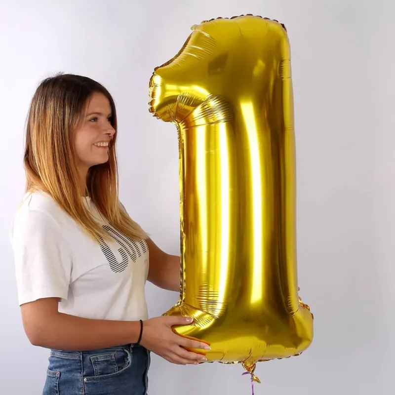 Riesiger Folienballon in gold