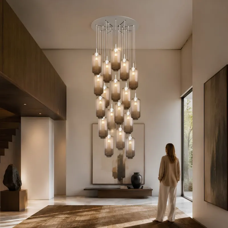 s.luce Velo Galerieleuchte 12-flammig Ø 80cm Baldachin Ø 18cm elegante Glas-Pendelleuchte für hohe Räume